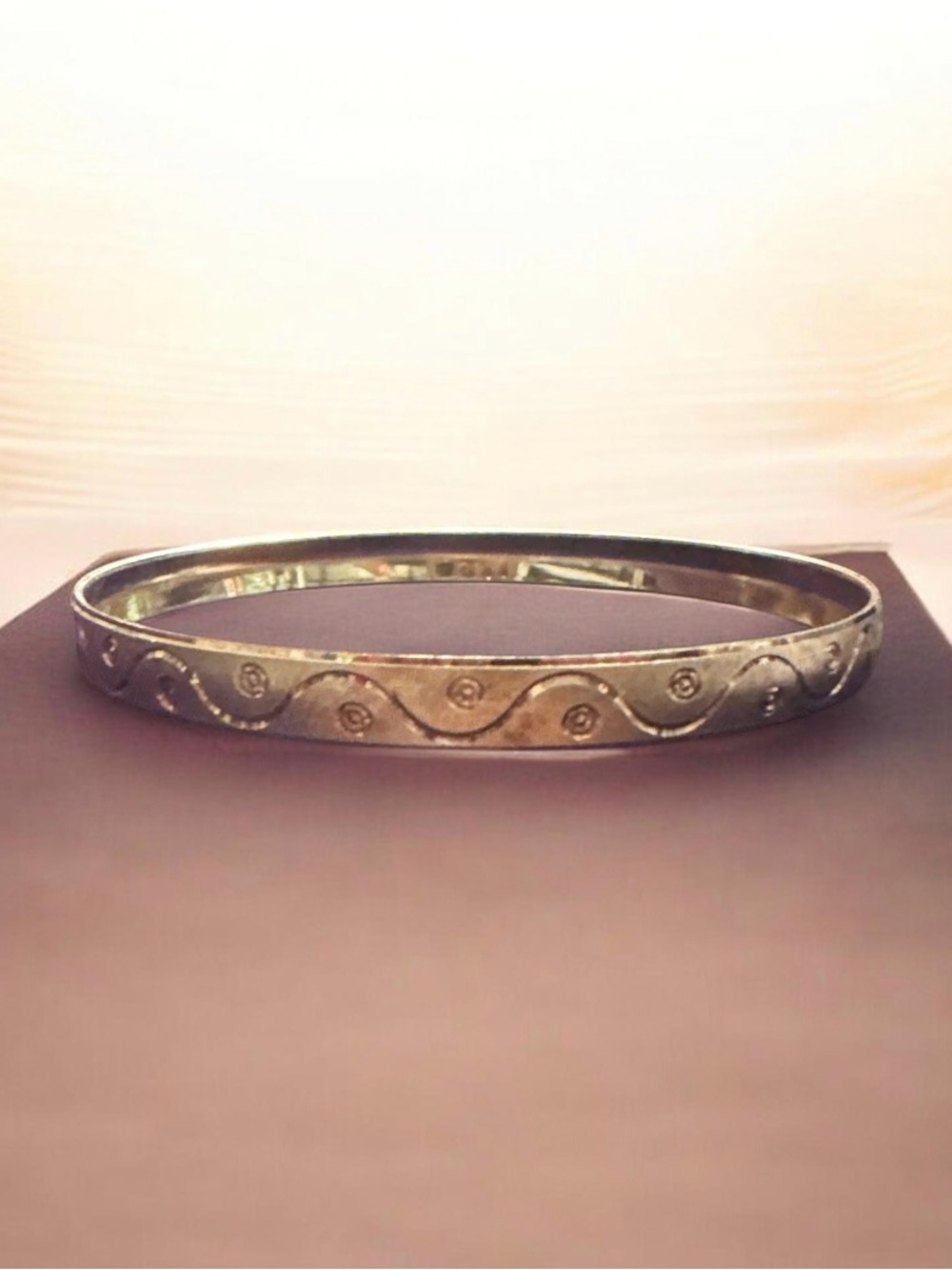 Gold Tone Women's Decorative Bangle Bracelet
1830
